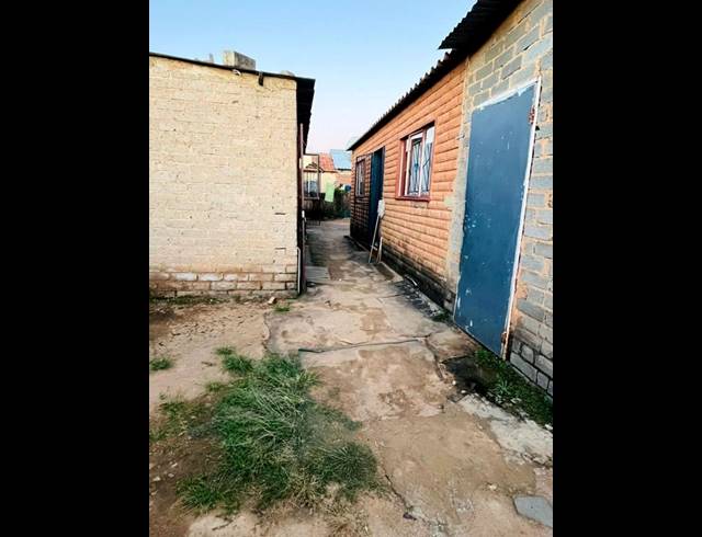 0 BEDROOM HOUSE FOR SALE IN COSMO CITY